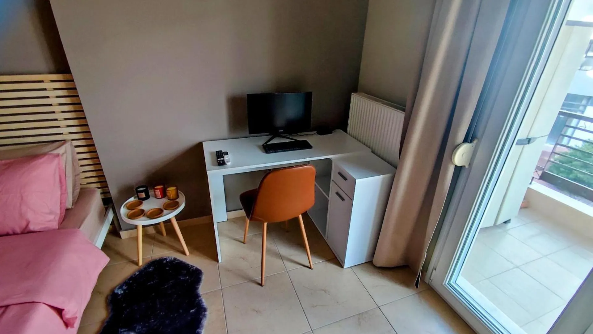 Cozy Apt! Friends & Family - Private Paid Parking 테살로니키 그리스