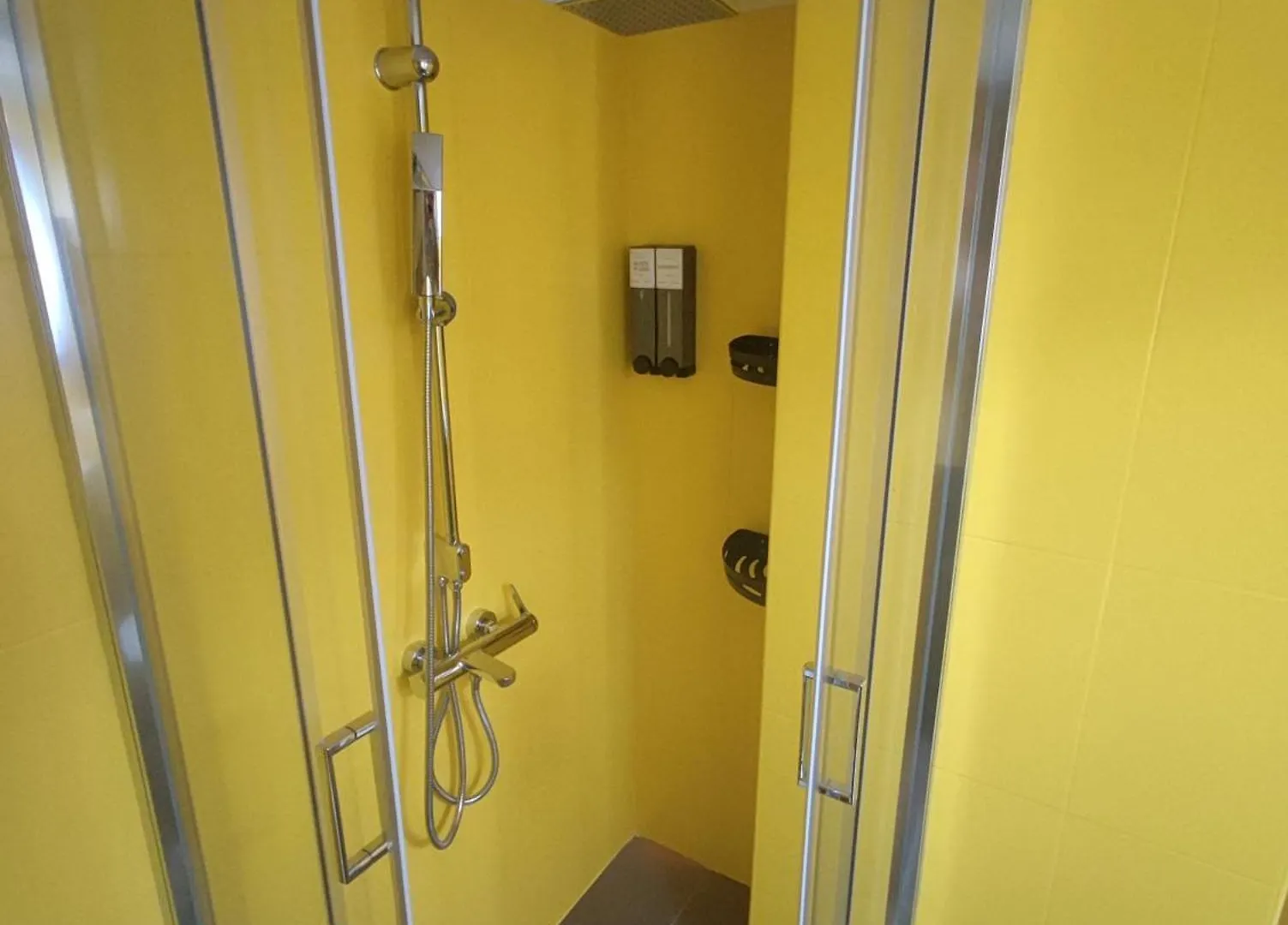 Cozy Apt! Friends & Family - Private Paid Parking 테살로니키 0*,  그리스